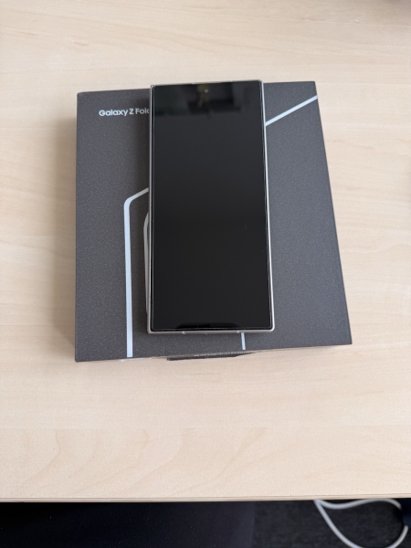 Samsung Galaxy Z Fold7 512GB Silver Shadow 5G Smartphone
