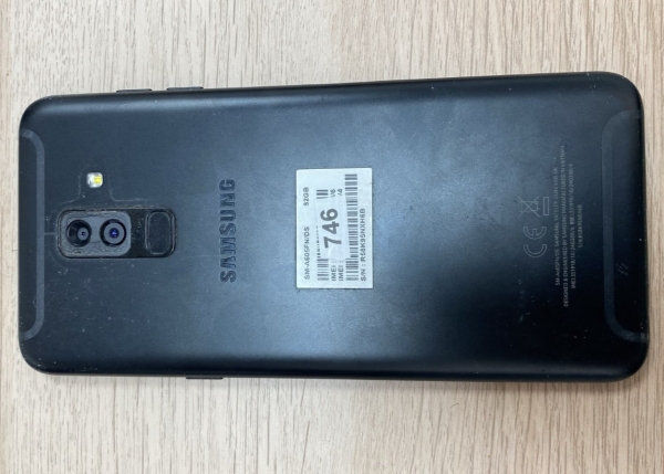 Samsung Galaxy A6+ Smartphone 32GB schwarz Dual Sim, LCD defekt, entsperrt, 746