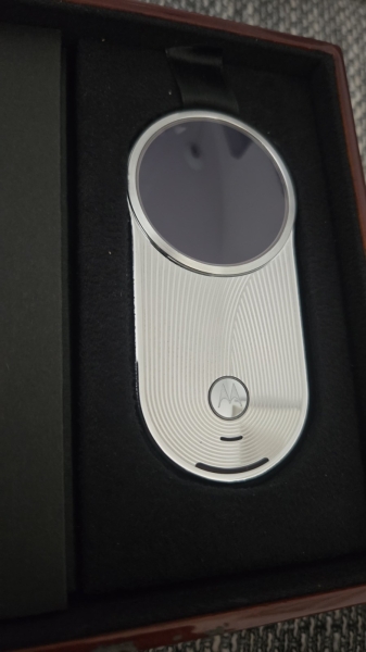 Motorola Aura Handy/Smartphone OVP limitiert 0227/2000 in Silber