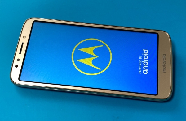 Motorola E5 Play (XT1920) Smartphone, gold, top kosmetischer Zustand, REDUZIERT