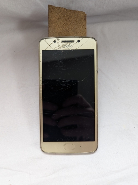 Motorola Moto G5 – stark gesprungenes Display – funktioniert nicht – Android Smartphone