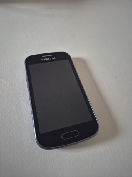 Samsung Galaxy Trend GT-S7560 – 4GB – Schwarz – Smartphone