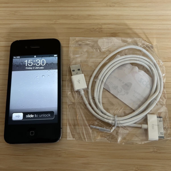 Apple iPhone 4 16GB, schwarz, iOS 5.0, entsperrt