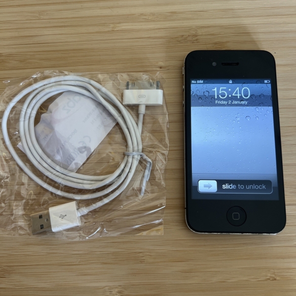 Apple iPhone 4 16GB, schwarz, iOS 5.0, entsperrt