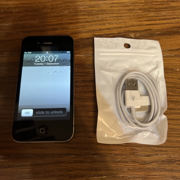 Apple iPhone 4 16GB, schwarz, iOS 4.0, entsperrt