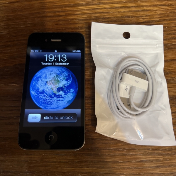 Apple iPhone 4 32GB, schwarz, iOS 4.3.3 ORIGINAL, EXTREM SELTEN iOS & APPS (O2)