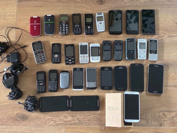 Großes Handy Smartphone Konvolut Nokia Samsung Sony Ericsson Huawei