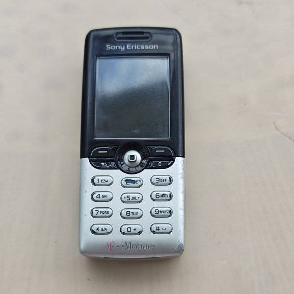 Sony Ericsson T610 Handy 128 GB mit Kamera, Schwarz/Silber, Smartphone