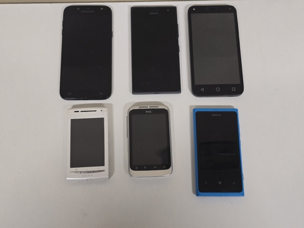 Samsung J5 Nokia Sony HTC Alcatel Android Smartphone Restposten Defekt