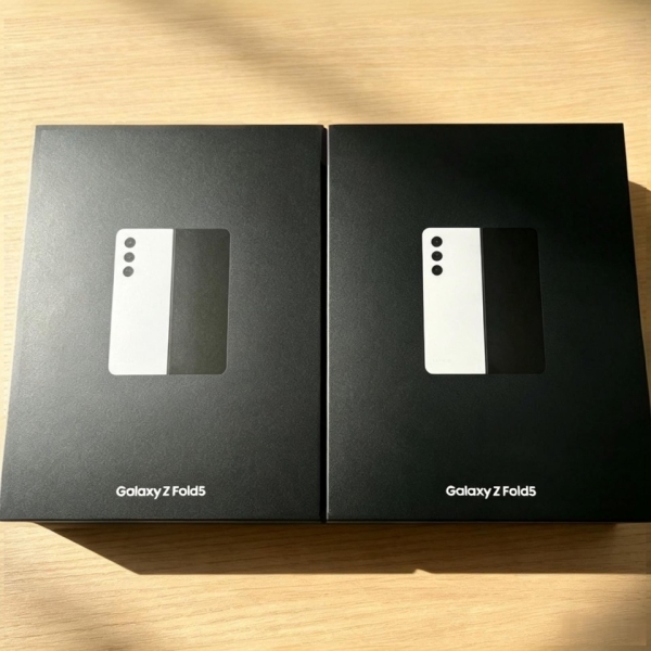 Neu Samsung Galaxy Z Fold5 512GB 12GB RAM F946B Netlock entsperrt 5G Smartphone