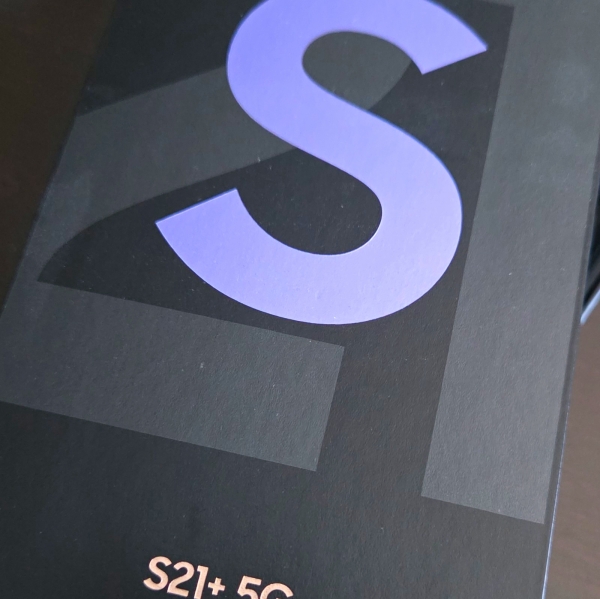 Samsung Galaxy S21+ 5G 256GB Lila Smartphone Slate-Design mit OVP