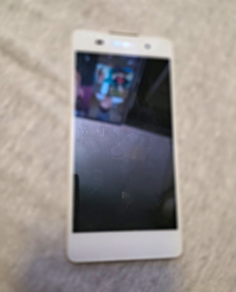 Sony Xperia Smartphone E5 16GB Weiß Android Sony Xperia 16 GB