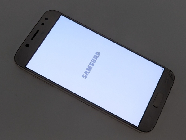 Samsung Galaxy J5 16GB Gold Dual Sim Android Smartphone LTE 4G J530F