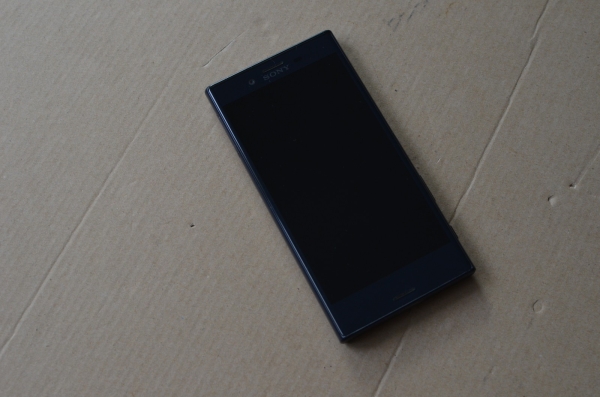 SONY Xperia X Compact Smartphone | 3GB RAM | 32GB | schwarz | ohne Sim-Look