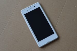 SONY Xperia E3 D2203 Smartphone | 1GB RAM | 4GB | weiß | ohne Sim-Look