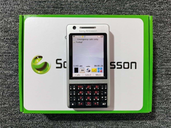 Sony Ericsson P1 P1i UMTS Unlocked 2G 3G 3MP 2.6″ Smartphone – Silver Black