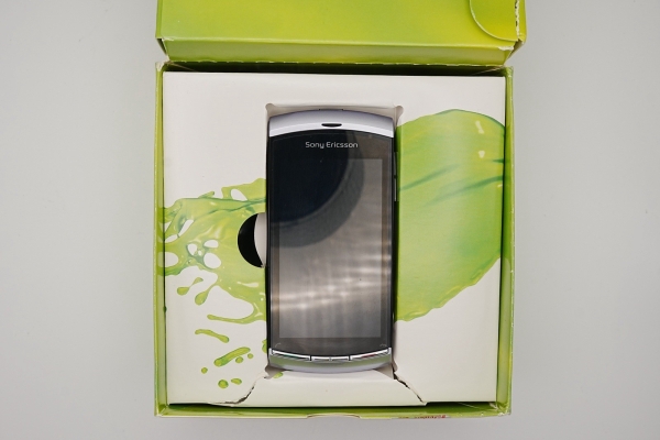 Sony Ericsson Vivaz – Nagelneu / Unbenutzt – Open Box – Marke Vodafone