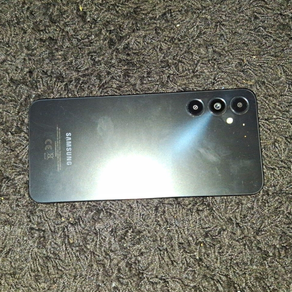 Samsung Galaxy A05s 128 GB Schwarz Slate Smartphone mit Dreifach-Kamera