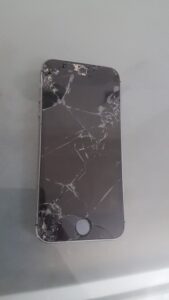 Apple iPhone 5s – Defekt – Für Ersatzteile – PREISVORSCHLAG MACHEN!!