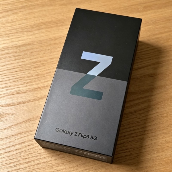 NEU Versiegelt Samsung Galaxy Z Flip3 5G 256GB SM-F711B Smartphone Ohne Vertrag