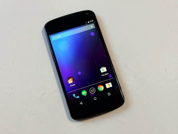 LG Nexus 4 E960 16GB Black 3G Unlocked Android 5.1 Smartphone Good Condition
