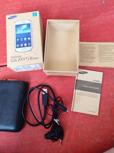 Samsung Galaxy S III mini GT-I8200N Orange NFC Smartphone mit OVP