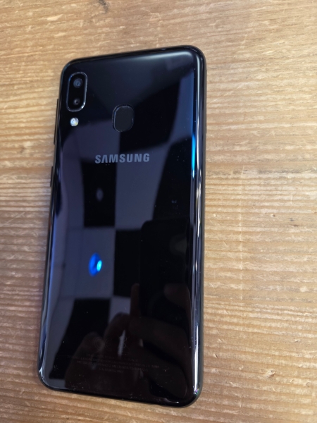 Samsung Galaxy A20e 32GB 3GB Smartphone defekt geht nicht an mit OVP.