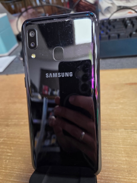 Samsung Galaxy A20e 32GB 3GB Smartphone defekt geht nicht an mit OVP