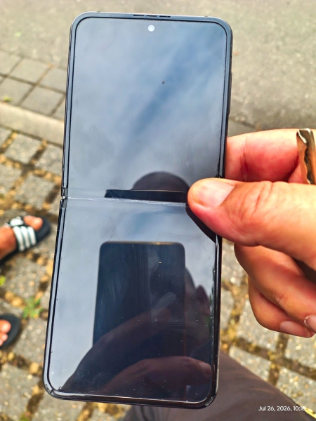 Samsung Galaxy Z Flip 6 256GB Schwarz Klapp-Smartphone Dual-Kamera