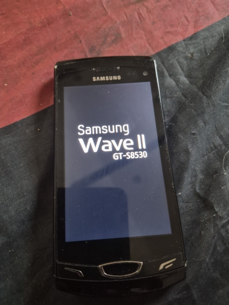 Samsung Wave II GT-S8530 Schwarz 32MB Smartphone Modellnummer GT-S8530