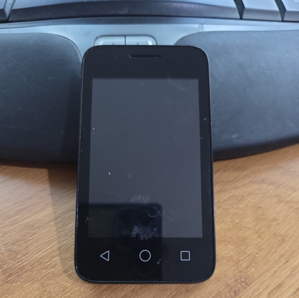 Alcatel Onetouch Pixi 3 Pixi 3 – 4 GB – Smartphone schwarz (EE gesperrt)