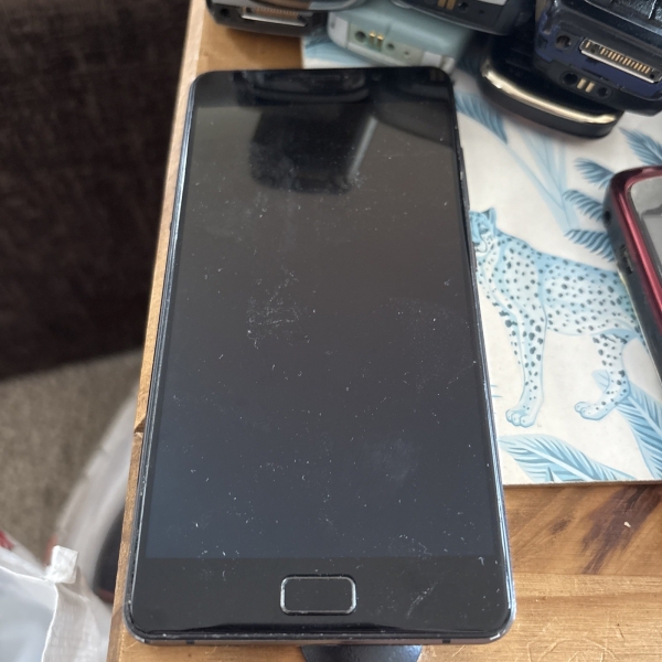 Lenovo P2 Dual SIM 32GB Smartphone entsperrt – Ersatzteile und Reparaturen
