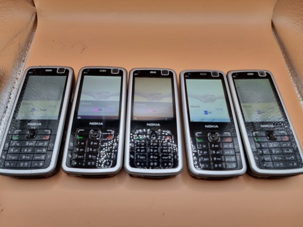 5 Geräte Nokia  N77 – Schwarz  Smartphone Sammler Geräte