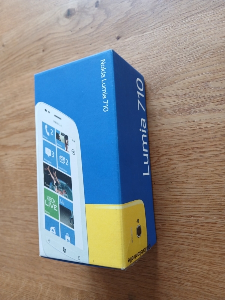 Nokia Lumia 710 8GB Windows Smartphone Schwarz OVP
