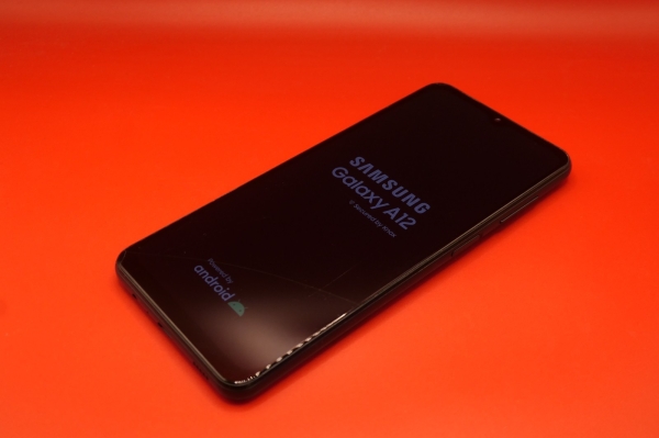 Samsung Galaxy A12 schwarz AM-A127F/DSN Dual Sim 64GB Android Smartphone Riss
