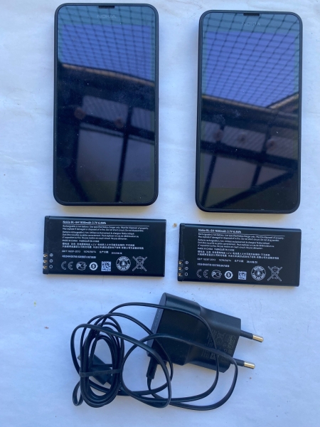 2 x Nokia SmartPhone