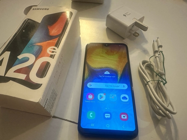 Samsung Galaxy A20e schwarz entsperrt Dual Sim 32GB 3GB RAM 5,8″ Android Smartphone
