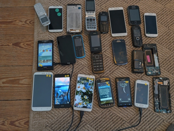 Smartphone  – Konvolut Samsung,  Huawei , Redmi, Sony usw.   22 Stück, gebraucht