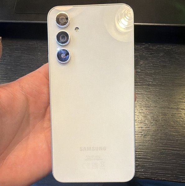 Samsung Galaxy A54 Smartphone 128GB Weiß Triple-Kamera Slate-Design