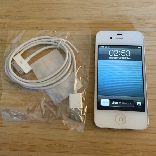 Apple iPhone 4s iOS 6.1.3 Weiß 16GB Fairer Zustand (O2)