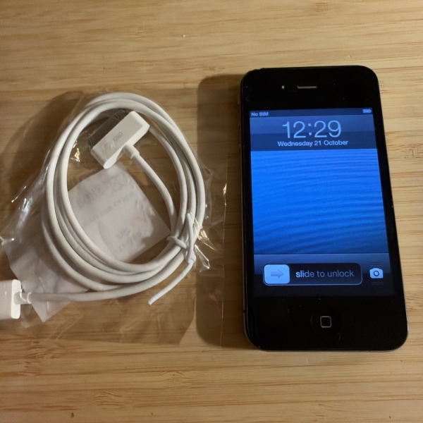 Apple iPhone 4 8GB, schwarz, iOS 6.0, entsperrt