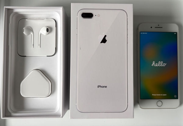 Apple iPhone 8 Plus – 256GB – Silber (Entsperrt) – CIB Full Set & Zubehör