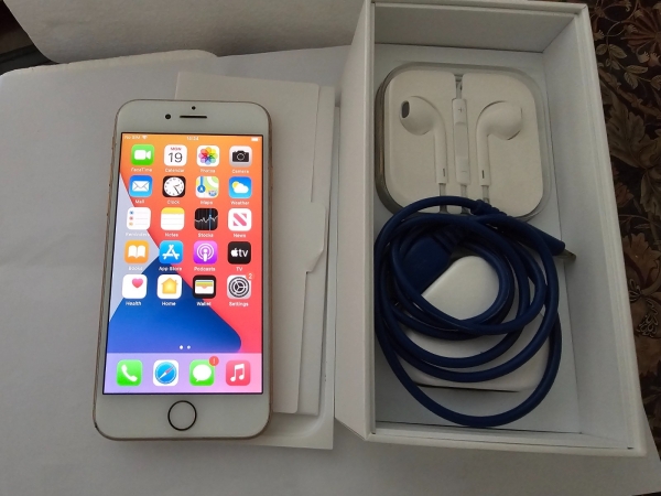 Apple iPhone 8 – 64GB – Roségold (Entsperrt) A1905 (GSM) – 90% BH