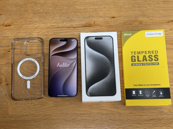 Apple iPhone 15 Pro Max Smartphone entsperrt, 256GB, weiß titan