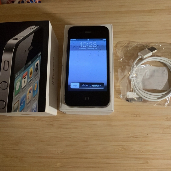 Apple iPhone 4 32GB, schwarz, iOS 4.3.5, entsperrt