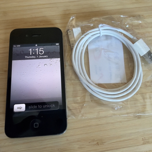 Apple iPhone 4 16GB, schwarz, iOS 5.0, entsperrt