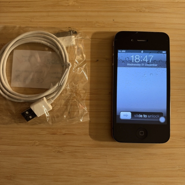 Apple iPhone 4 16GB, schwarz, iOS 5.0, entsperrt