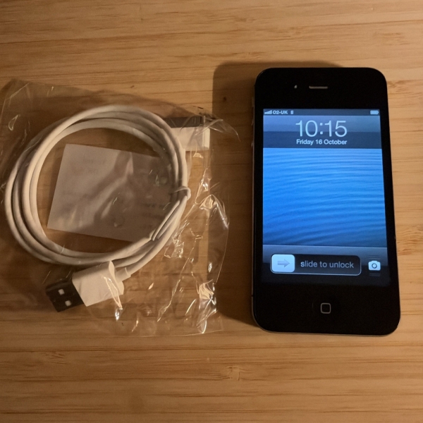 Apple iPhone 4s iOS 6.1.3 Schwarz 16GB Guter Zustand (O2)