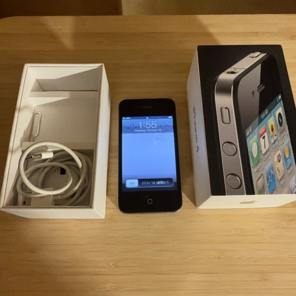 Apple iPhone 4 16GB, schwarz, iOS 4.3.5, entsperrt