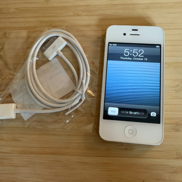 Apple iPhone 4s iOS 6.1.3 Weiß 32GB Top Zustand